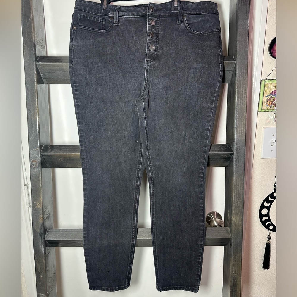 Lauren Conrad Women's Black skinny Jeans size 16